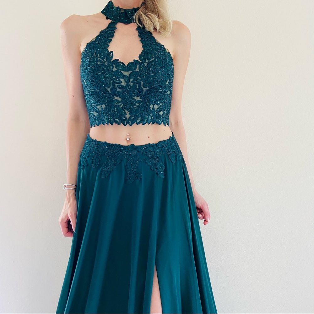 New Faviana Skirt and Top Elegant Lace Embroidered Prom Evening 2 Piece Set - Picture 2 of 11